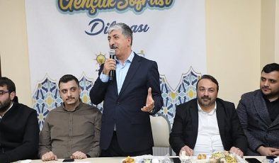 Gençler sordu Ömeroğlu cevapladı