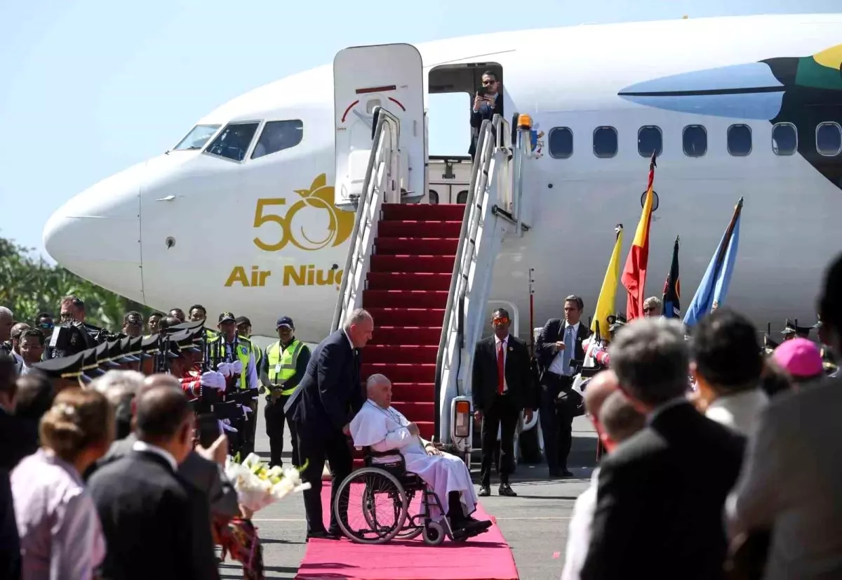 Papa Francis Doğu Timor’da Sevgi Gösteriyle Karşılandı