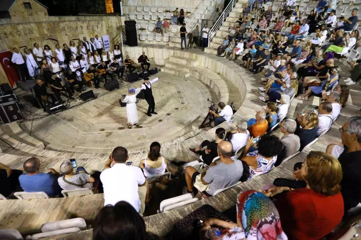 Selçuk’ta Barış Ezgileri Yankılandı